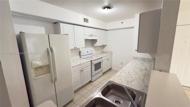 Building Photo - 15430 SW 284th St