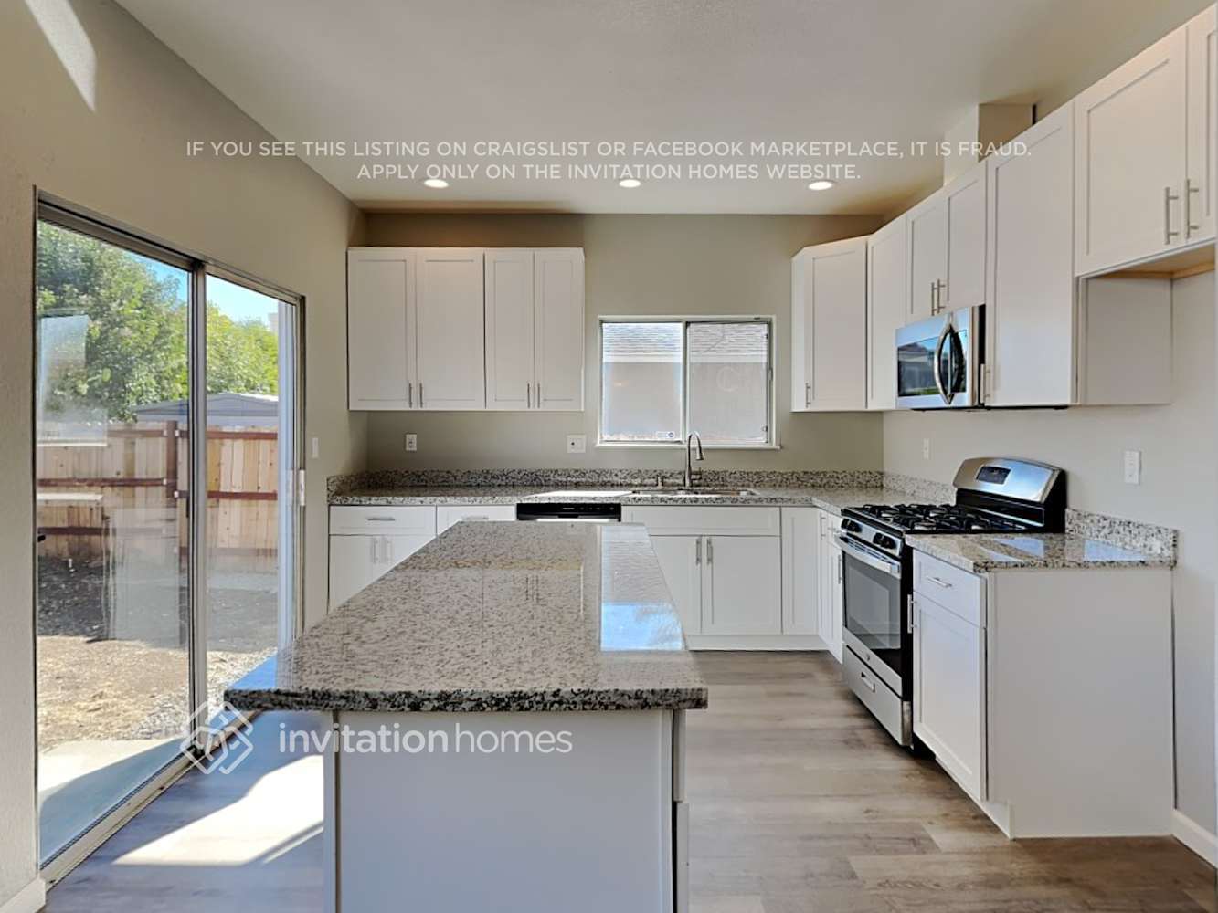 Building Photo - 370 Hibiscus Ln
