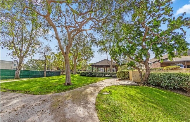 Building Photo - 1 Bedroom ~ Live in the Heart of South Coa...