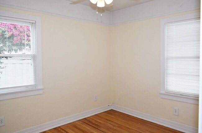 Building Photo - University Heights- Charming 2BR 1BA Craft...