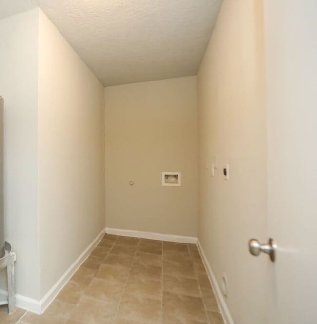 Building Photo - New Year. New Keys! Spacious 4 Bed / 2 Bath in Channelview - Move In Ready