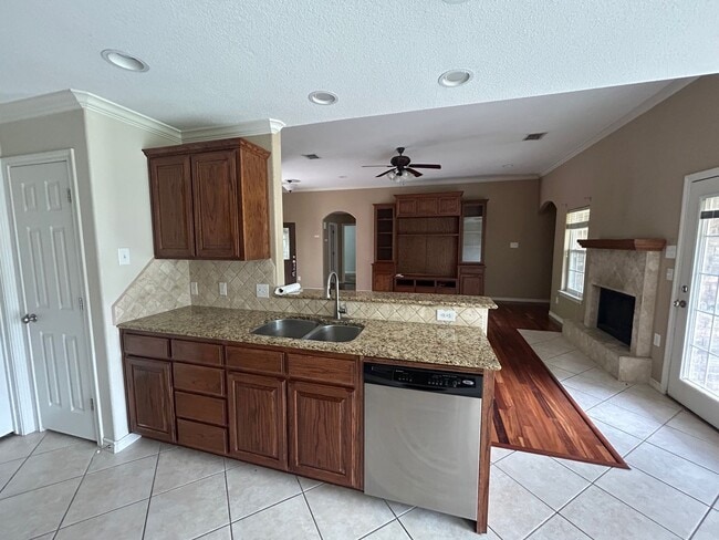 Building Photo - Updated Midway ISD Home