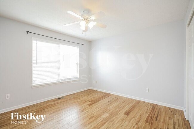 Building Photo - 14932 Oak Rd