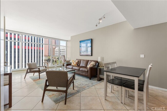 Building Photo - 400 W Ocean Blvd