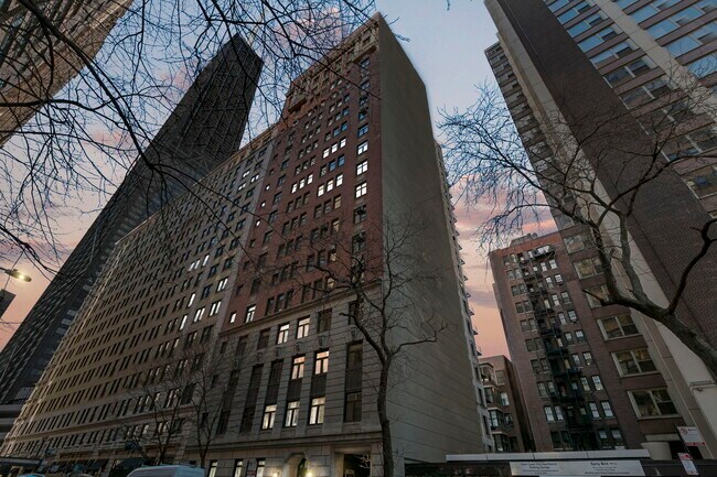 Primary Photo - 222 E Chestnut St