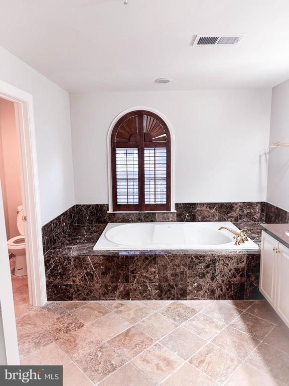 Building Photo - 7761 Legere Ct