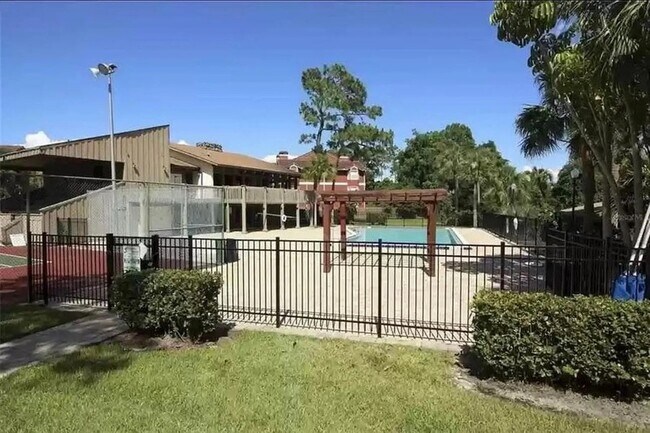 Primary Photo - 5409 Pine Creek Dr
