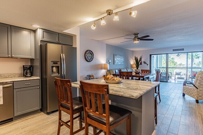 Building Photo - BEAUTIFUL 2 BEDROOM 2 BATHROOM CONDO NEAR CLEARWATER BEACH!