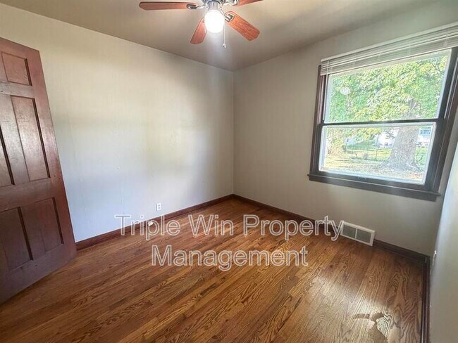 Building Photo - 7417 Pleaseway Dr