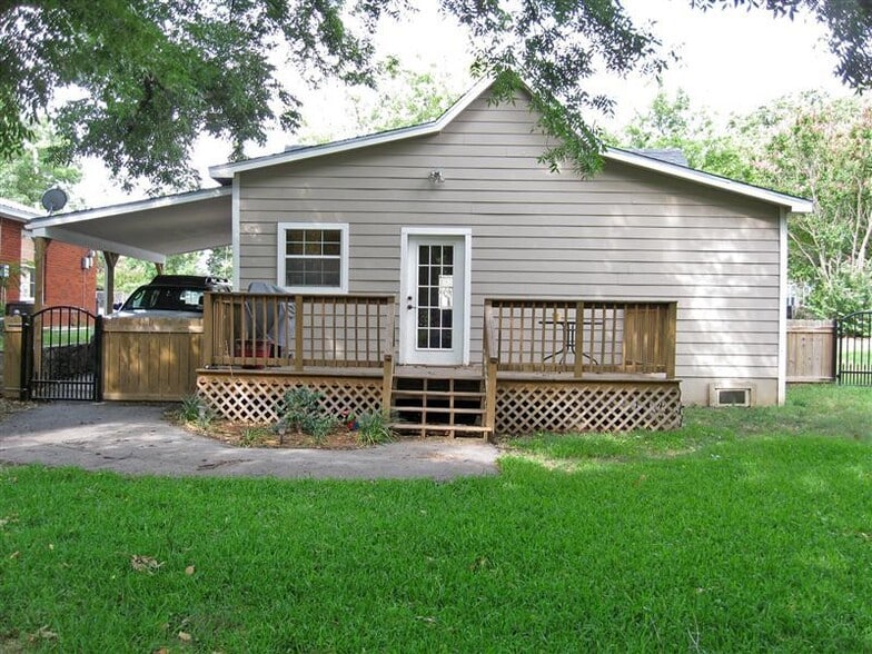 Building Photo - 1125 N Ollie St
