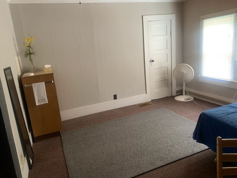 Building Photo - 109 S Rolla St