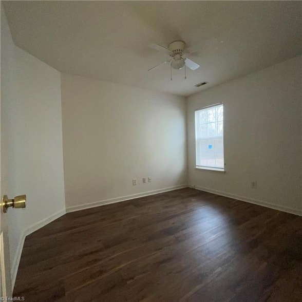 Building Photo - 2133 Rindle Dr