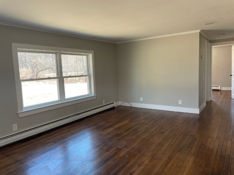 Building Photo - 131 Durham Rd