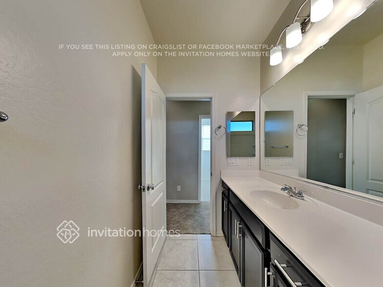 Building Photo - 19738 W Monroe St