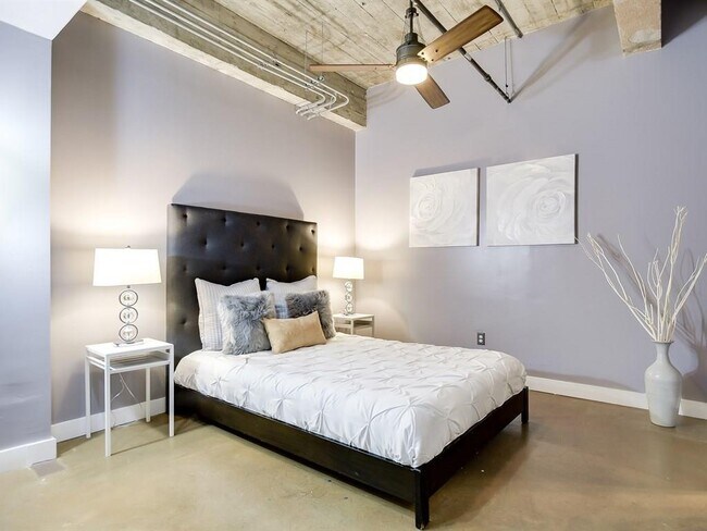 Building Photo - 710 Colorado St