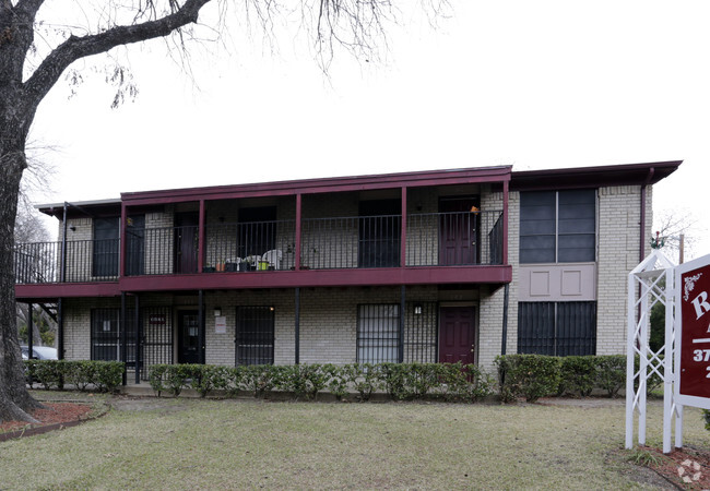 Primary Photo - Rosa Vista Apartments