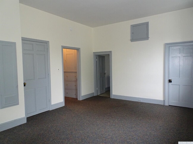 Building Photo - 549 NY-23B