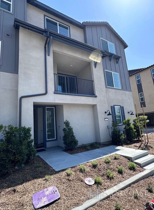 Building Photo - Modern Eastvale Home with Solar, EV Battery Backup & Resort-Style HOA Amenities
