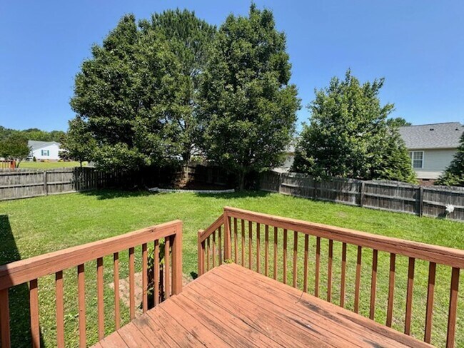 Building Photo - Open House 6/6 at 4 PM!