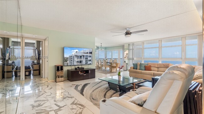 Building Photo - 1370 S Ocean Blvd