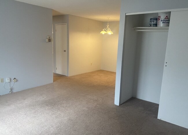 Building Photo - Natick Village 2 bedroom