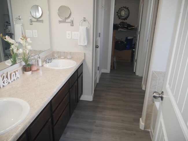 Building Photo - 2 Story Stunner in Widefield - $2750/Mos P...