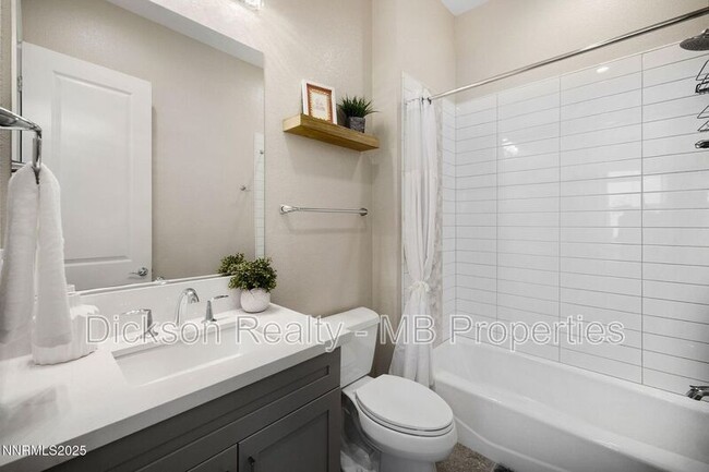 Building Photo - 709 W Pleasant Oak Trl