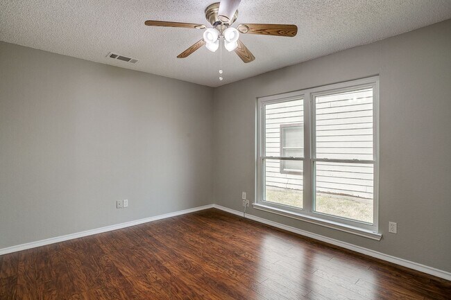 Building Photo - 4017 River Birch Rd