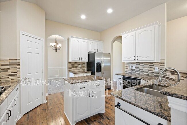 Building Photo - 9313 Bayard St
