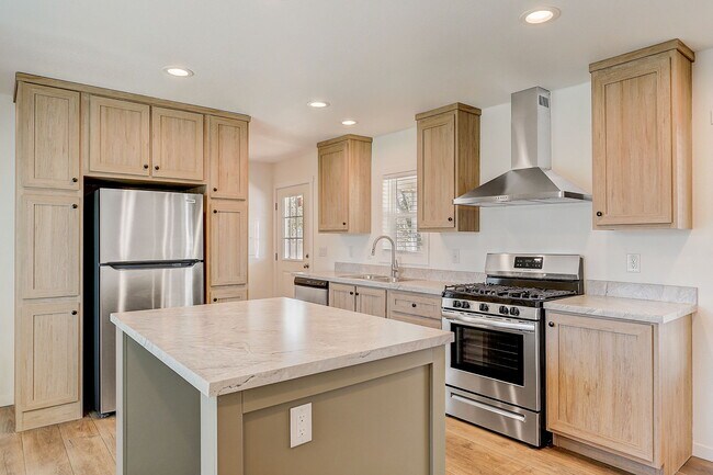 Building Photo - 2627 S Lamb Blvd