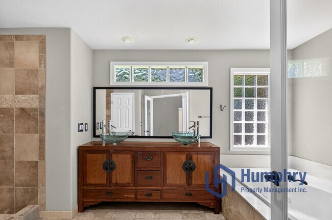 Building Photo - Beautiful home in Eagle near Eagle Hills Golf Course