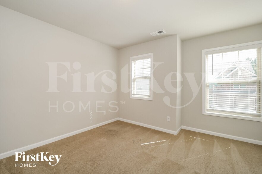 Building Photo - 3136 Baylor Cir