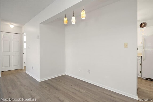 Building Photo - 3206 Shenandoah Dr