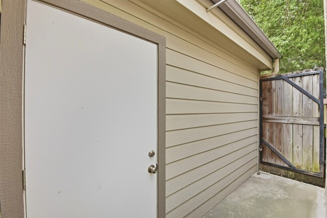 Building Photo - 4702 N Cashel Cir