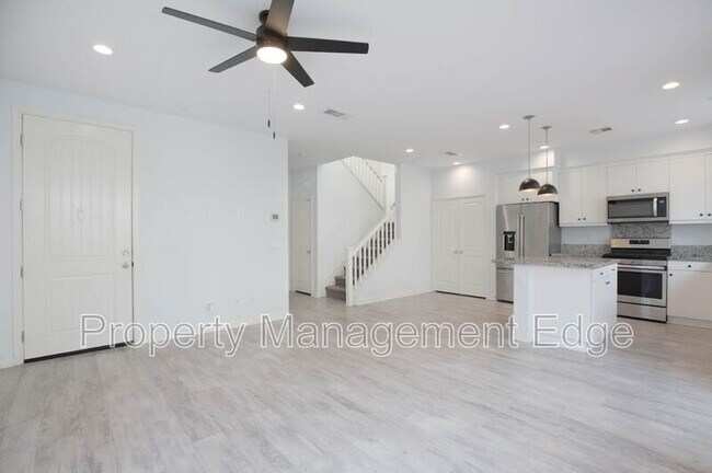 Building Photo - 4104 Vela Wy