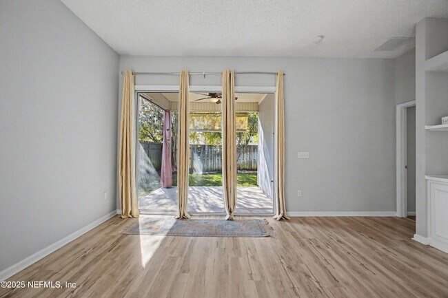 Building Photo - 1290 Ardmore St