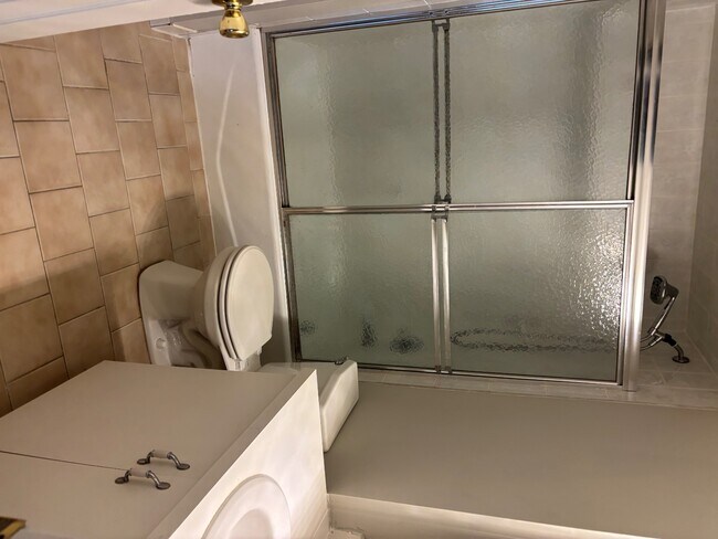 Building Photo - 24 Shiel Ave