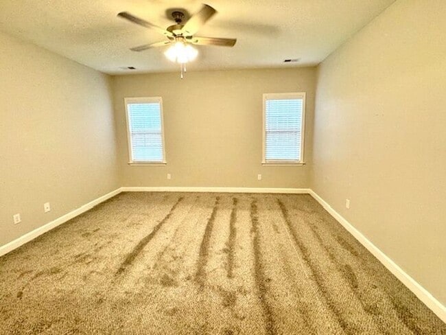 Building Photo - Now Leasing a Brand New 4-bedroom 2.5 bath...