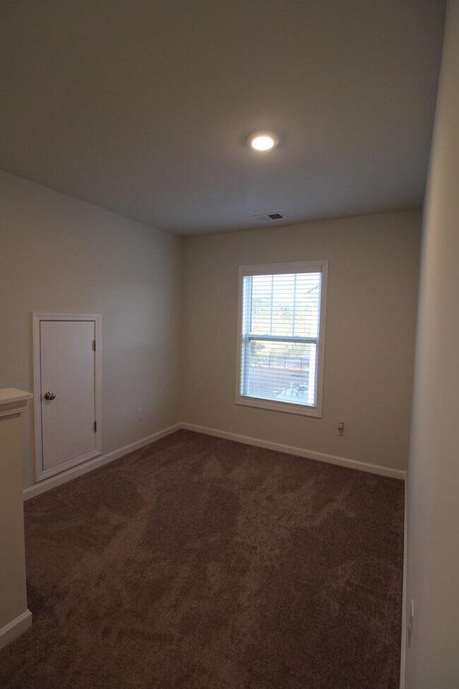 Building Photo - 445 Kittiwake Ln