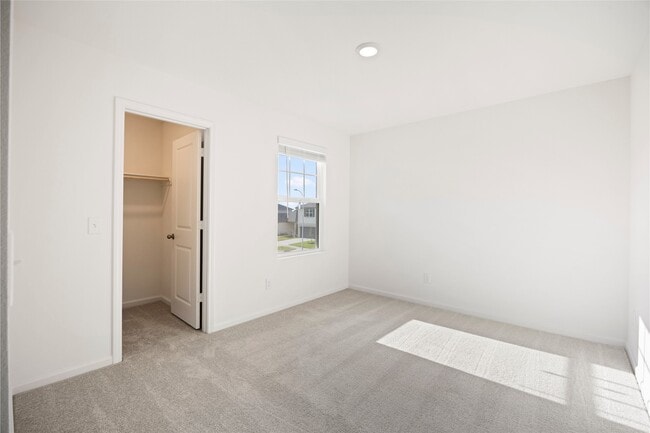 Building Photo - 8203 Vacek Xing Wy