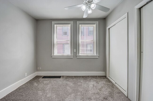 Building Photo - 1811 N Warren Ave