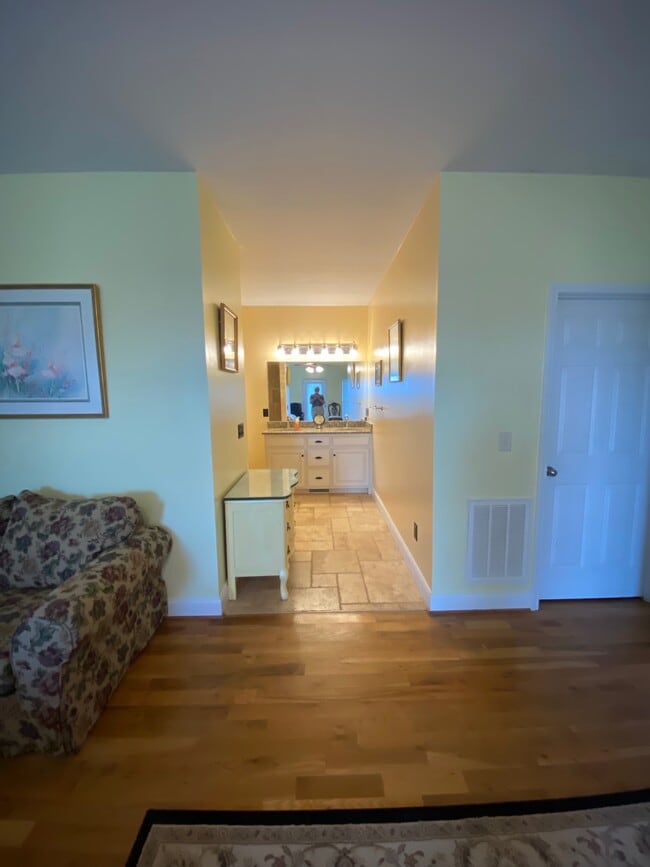 Building Photo - 149 Bowen Farm Rd