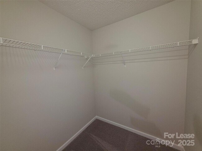 Building Photo - 9933 Birch Knoll Ct