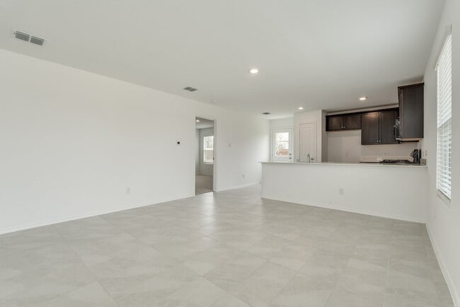Building Photo - 7709 Lindheimer Ln