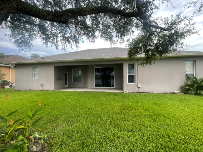 Building Photo - 1812 Crown Hill Blvd