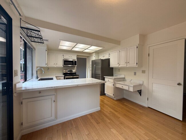 Building Photo - 6574 Leyland Park Dr