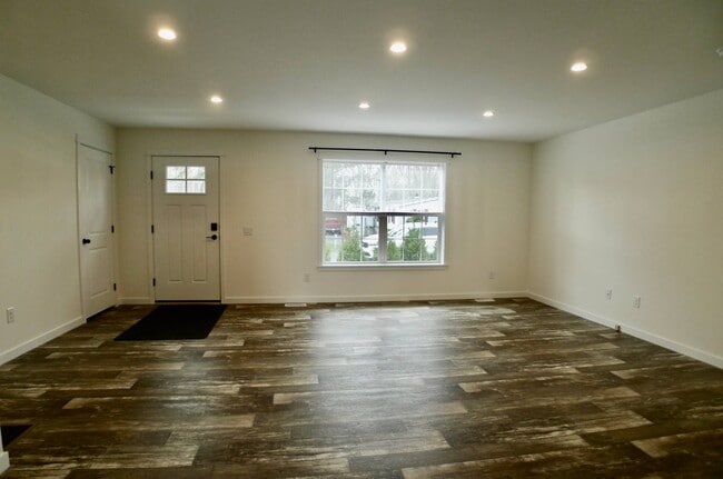 Building Photo - 37 Van Dyke