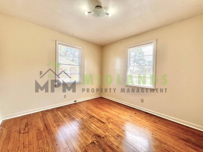 Building Photo - 1205 Faraway Dr
