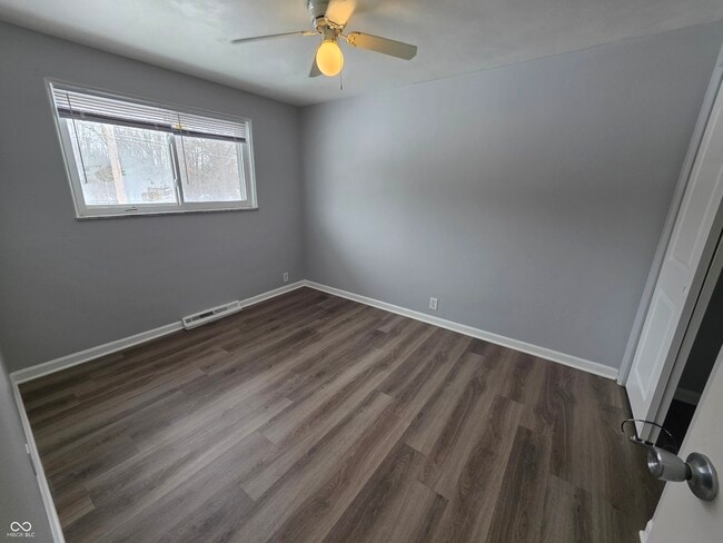 Building Photo - 10166 Southeastern Ave