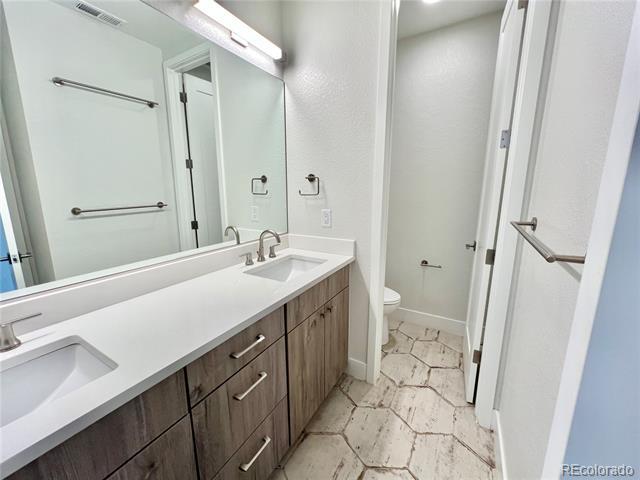 Building Photo - 3411 Albion St